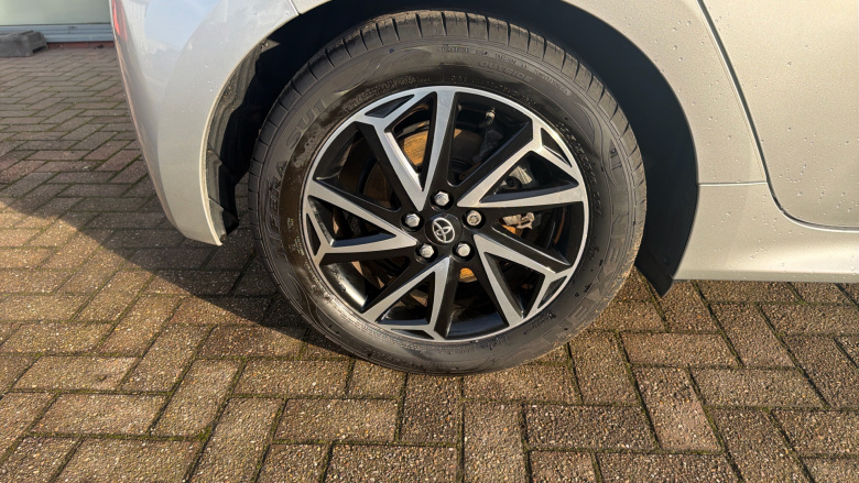 Toyota Yaris 1.5 Hybrid Design 5dr CVT Hybrid Hatchback